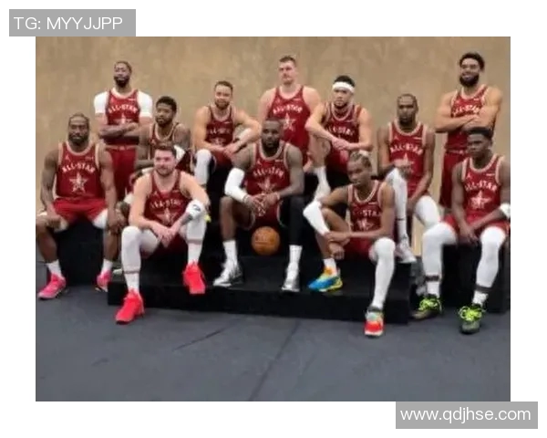 娱乐明星与篮球明星同框合影展现跨界友谊与时尚魅力的精彩瞬间